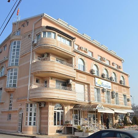 Vip Hotel Skopje - New Management 외부 사진